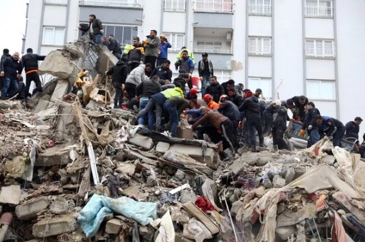 O müteahhide aynı ceza verildi! 62 kez müebbet, 865 yıl hapis cezasına çarptırıldı